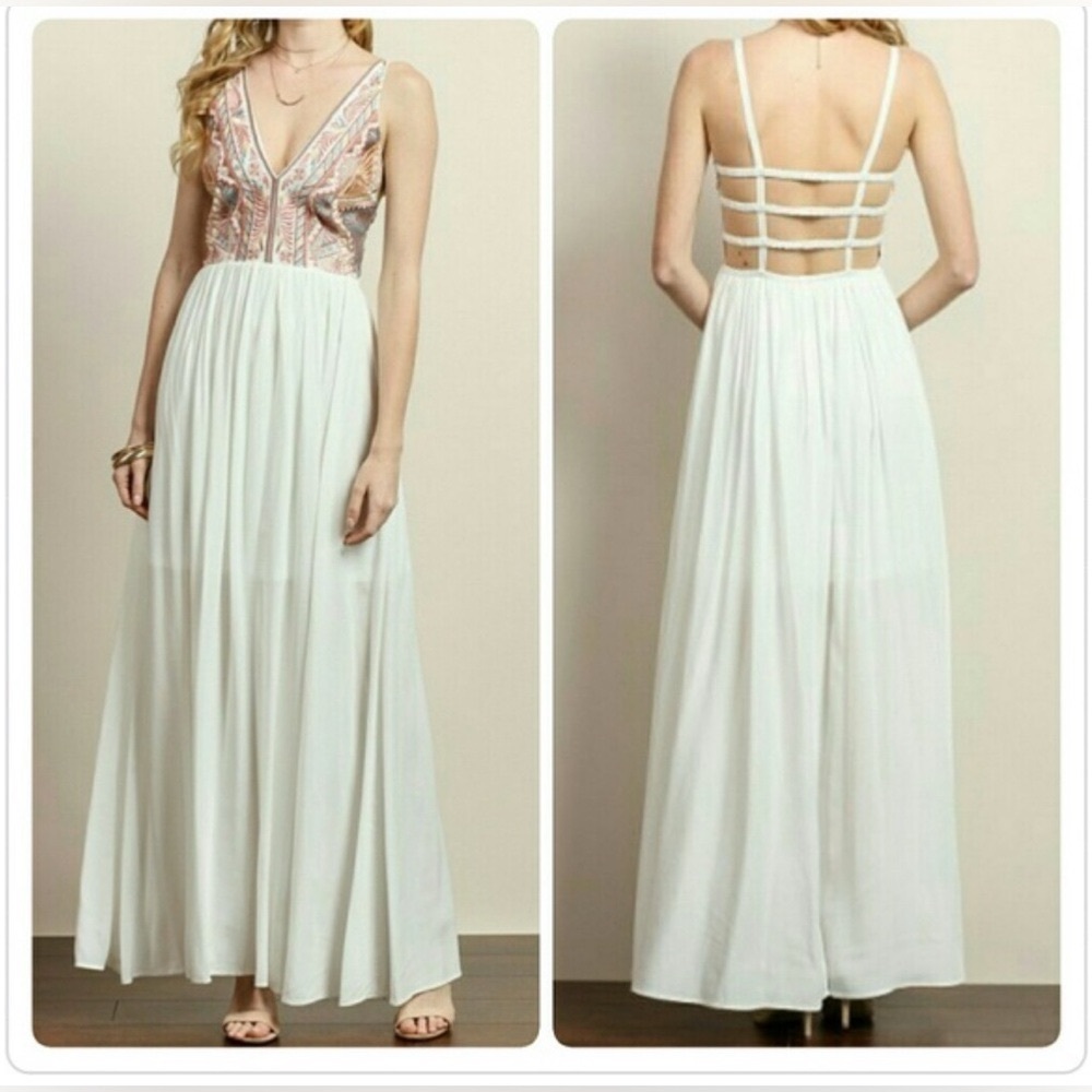 White and embroidery Maxi Dress size M. Soieblu